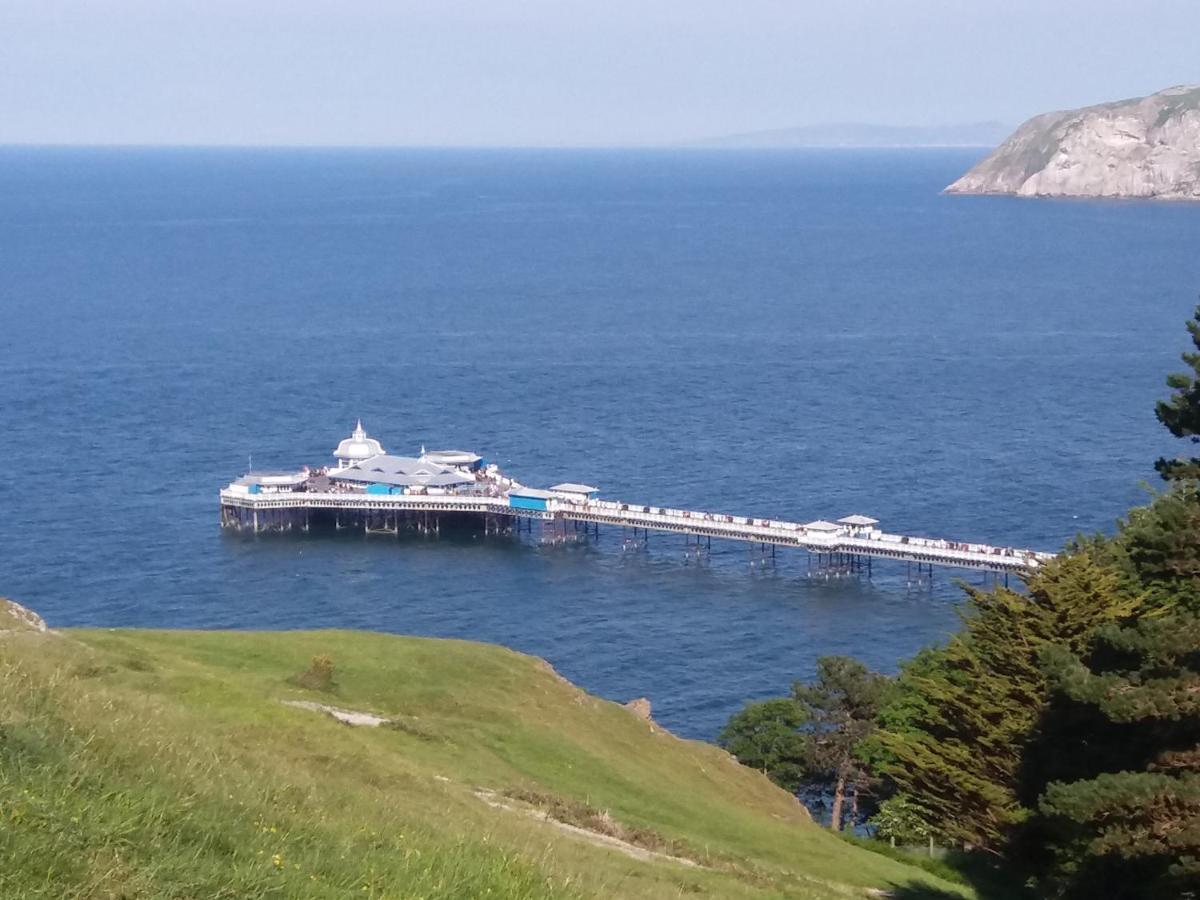 Villa Abbeylands House Llandudno Esterno foto